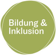 Rundes grünes Element mit weißer Schrift und dem Titel "Bildung und Inklusion".